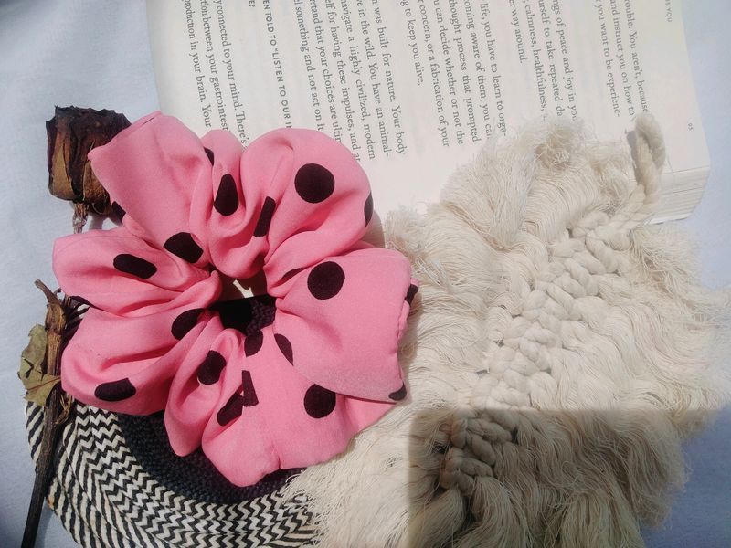 Beautiful pink black dots scrunchies 😍