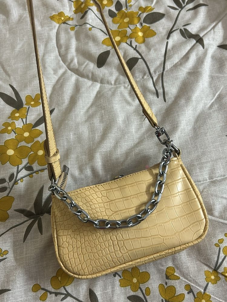 Butter Yellow Bauguet Bag