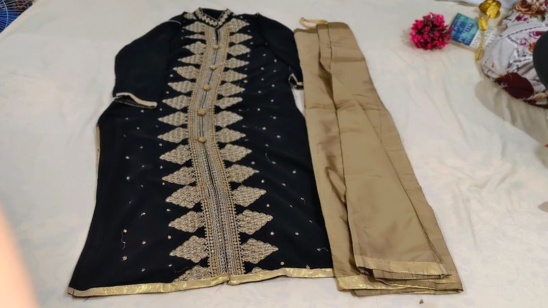 Beautiful Black Anarkali With Skirt For Women