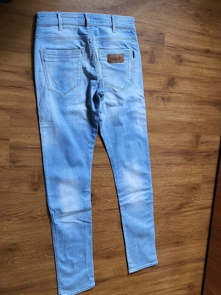 Jeans Pant -30" Waist No Flaws