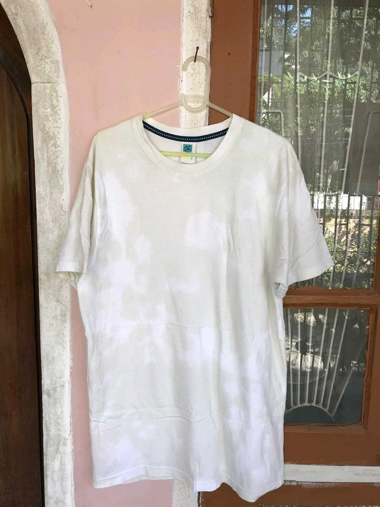 T-shirt White