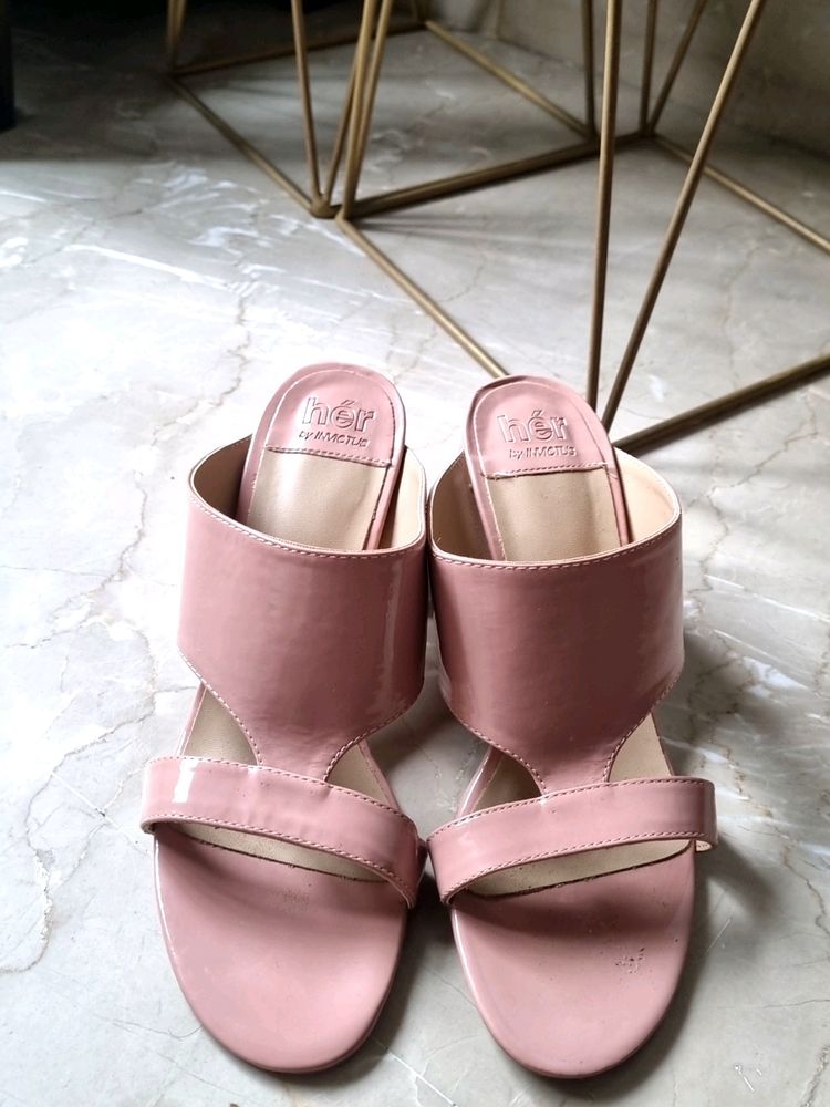 NUDE PINK BLOCK HEELS! - SIZE EURO 37