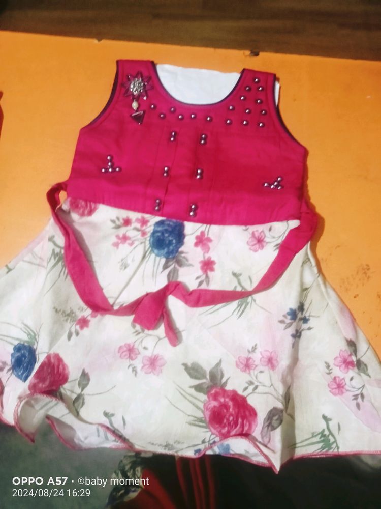 We sell small children's clothes, our shop is