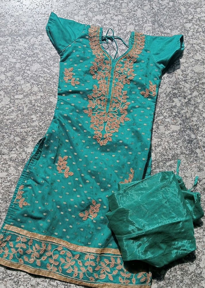 Green kurta set