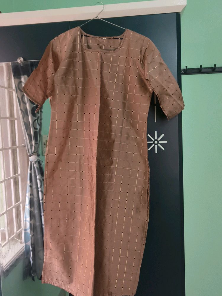 Silk Kurta With Wit Zari And Navy Blue Thread Work