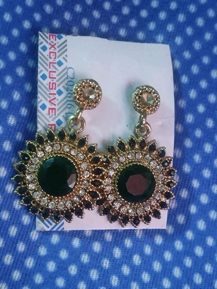 Earings ( Green Colour )