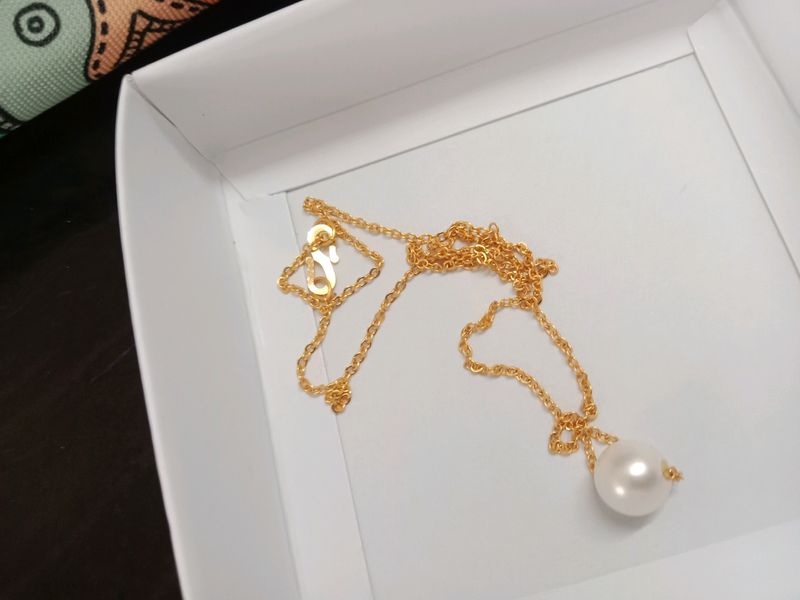 Single Pearl Gold Chain