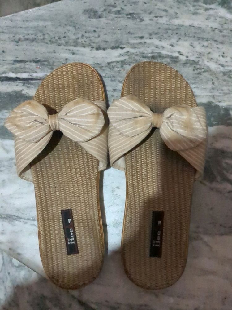 Beautiful Bow Design Flats