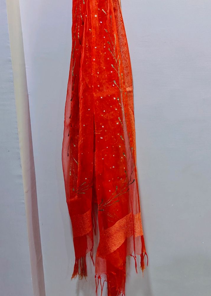 Red Dupatta