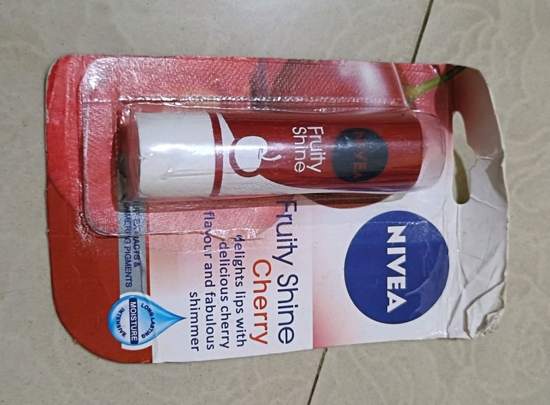 Nivea Fruity Shine Cherry 🍒 Lipbalm.