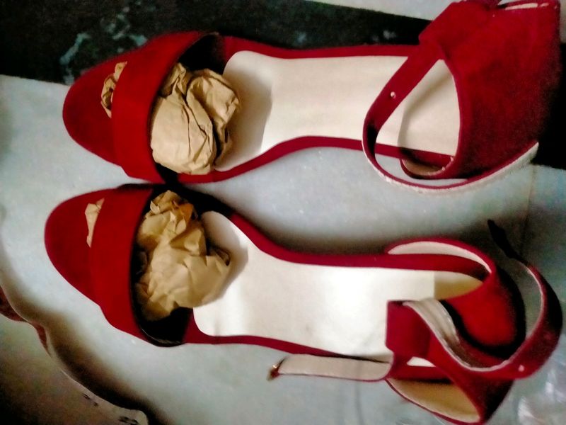 Totally Brand New Womens Heels Sandals