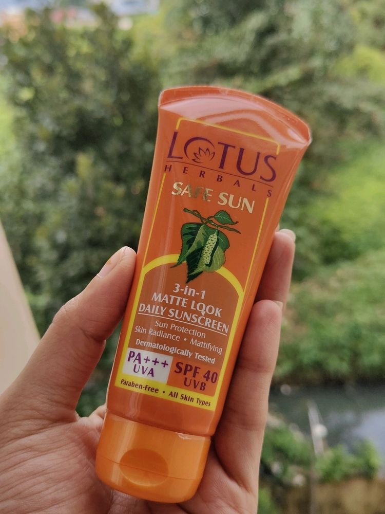 Lotus Sunscreen 3-in-1 Matte