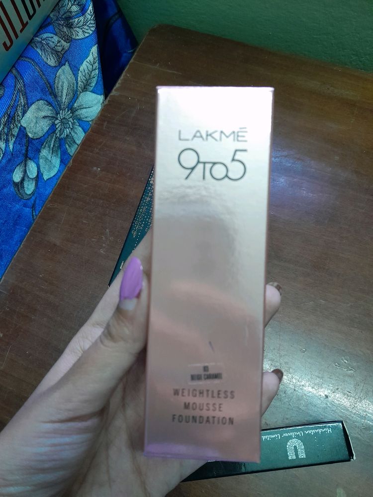 Lakme 9 To 5  Foundation