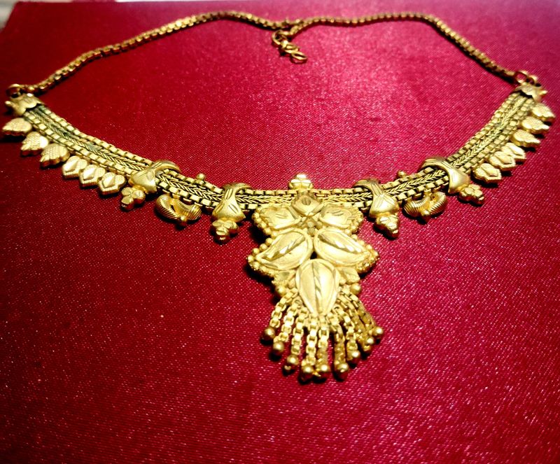 Beautiful necklace Gold Plated For girls And Women