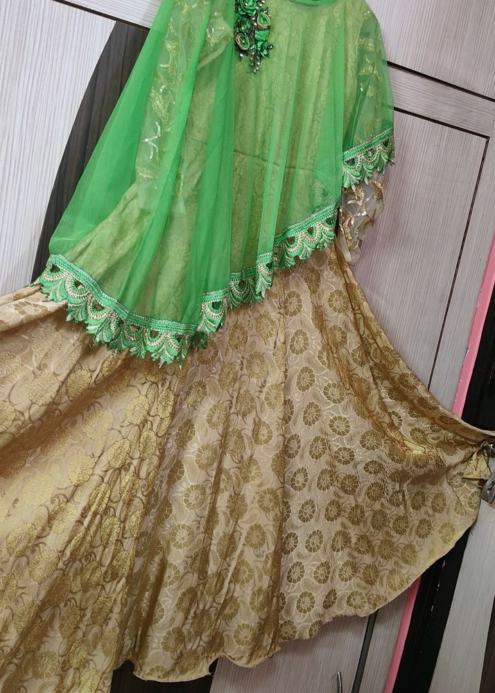 Cream Gown With Green Pochu