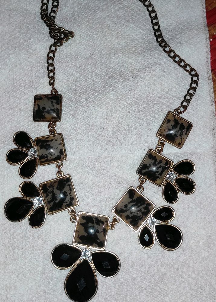 Black Stones Necklace