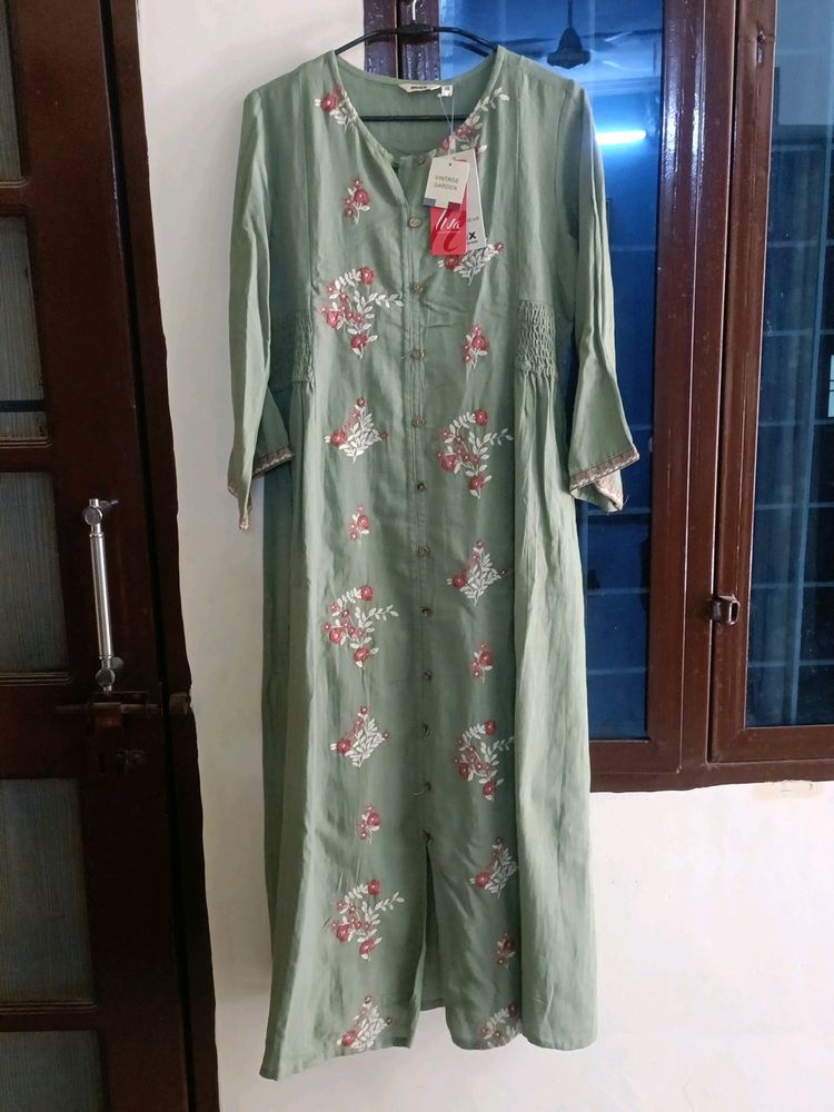 Max Aline Kurta.