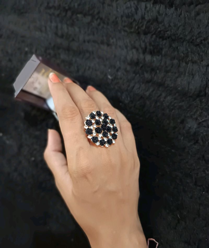 Black Flower Ring 💍🖤