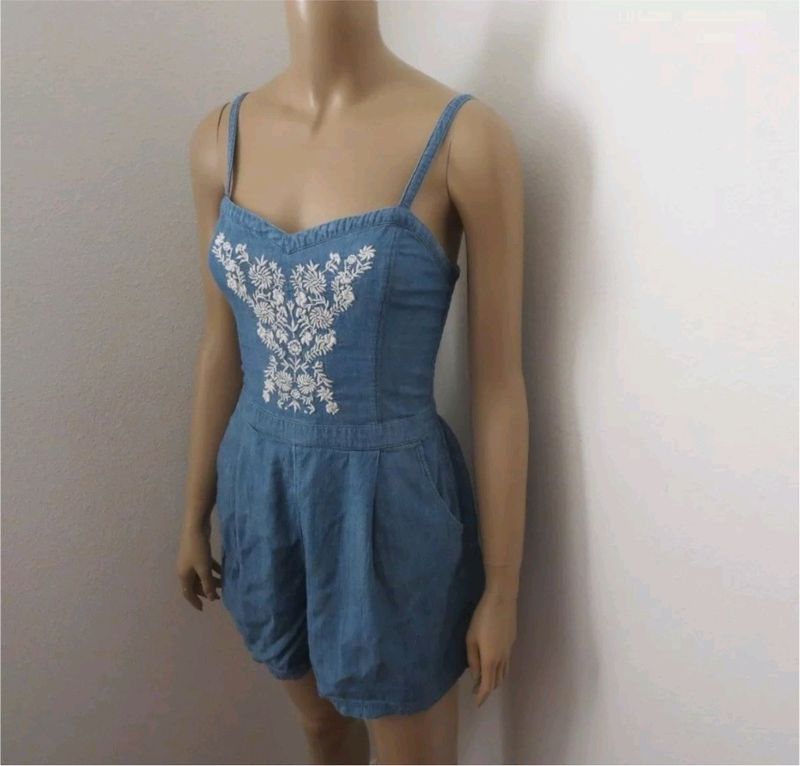 Hollister Chambray Embroidered Romper Jumper Size