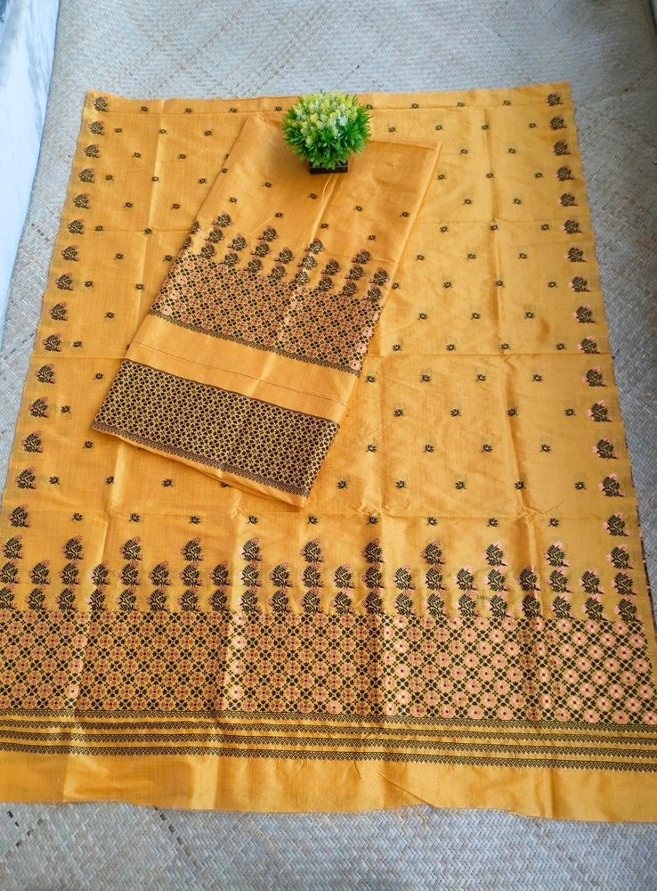 Assamese Mekhela Sador New Design Dyed Toss