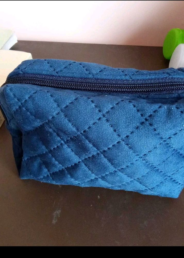 Makeup pouch