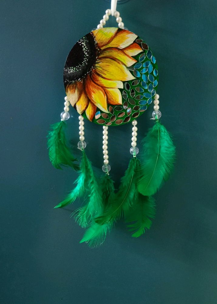 Beautiful Green Painted Feathery Craft🎐