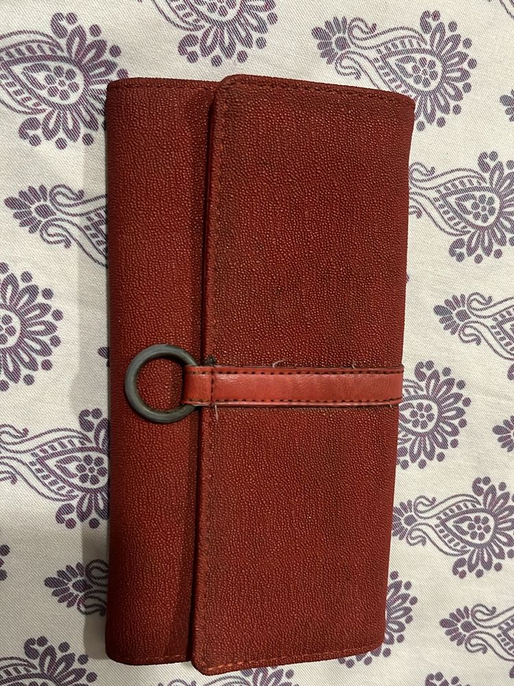 Baggit Red Wallet With Multiple Conpartments