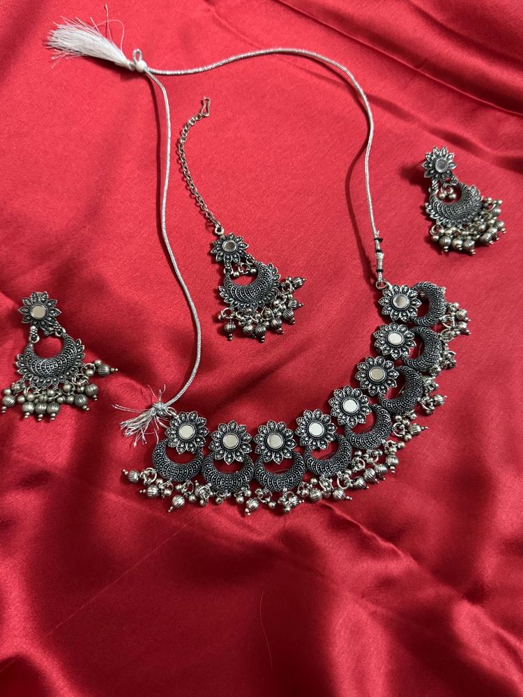 Necklace Earrings Set