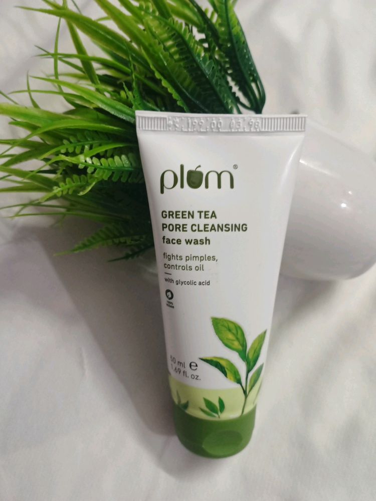 Plum Green Tea Pore Cleansing Face Wash