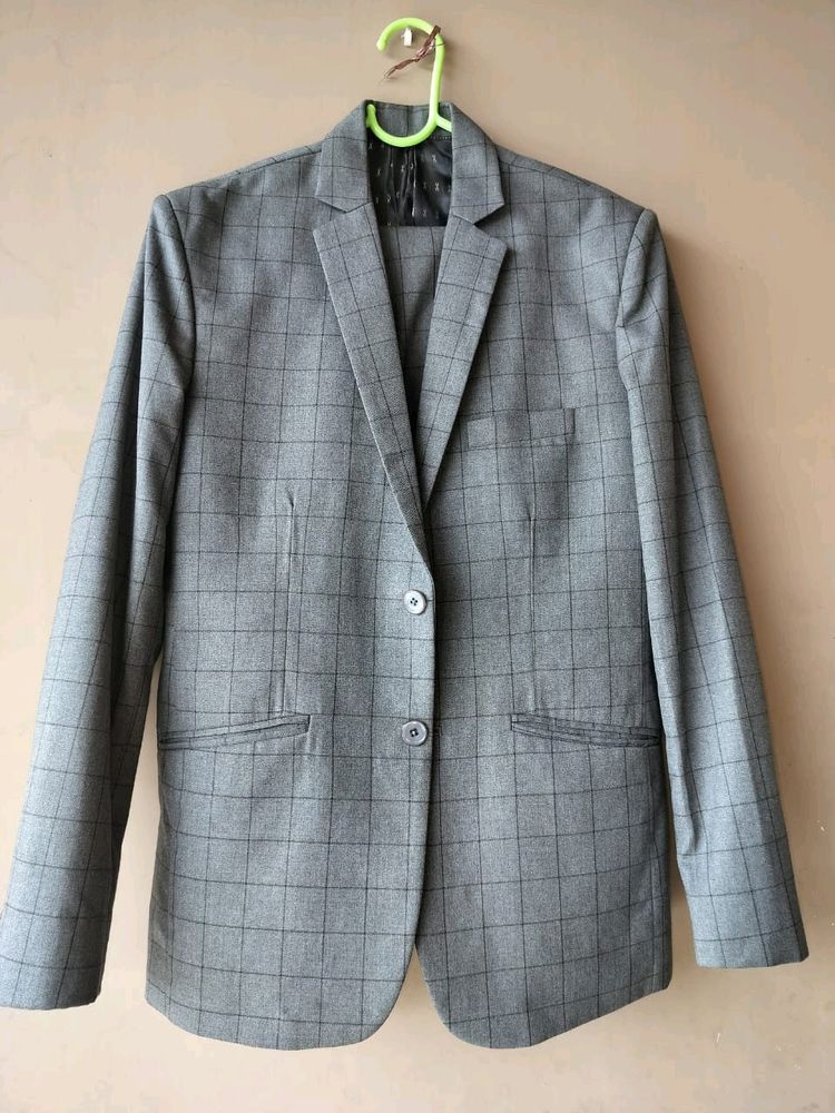 TRENDY MENS BLAZER SUITS