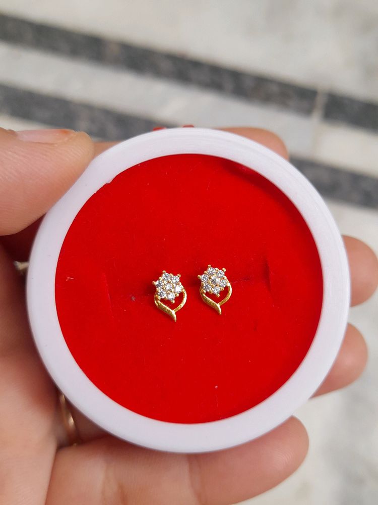 22crt Gold Beautiful New Flower Desine Studs