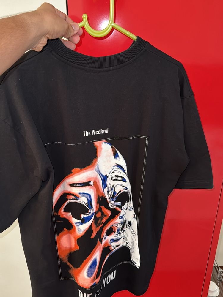 The Weeknd Oversized Tshirt (S) Size