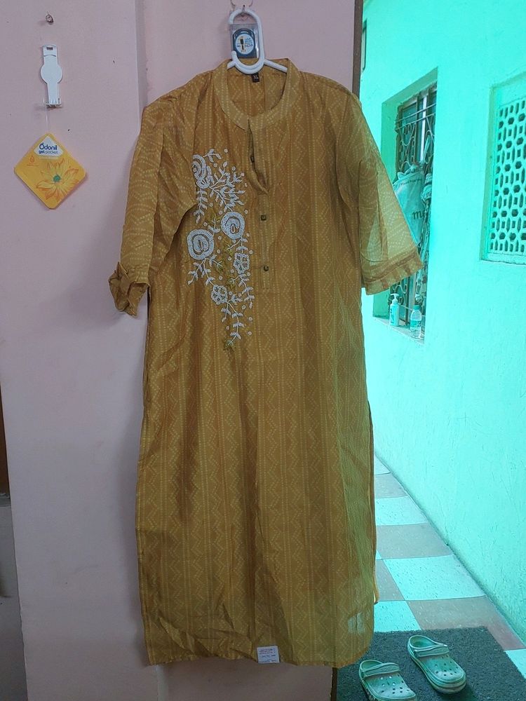 Kurta Set With Schiffli Dupatta