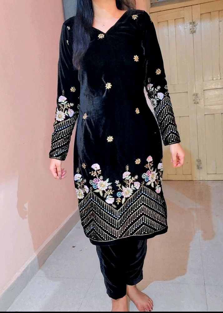 Pakistani Style Velvet Kurta And Pants