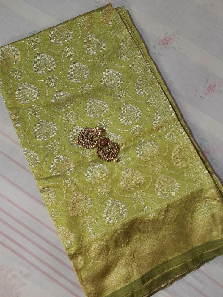 Parrot Green Banarasi Silk Saree With Earrings