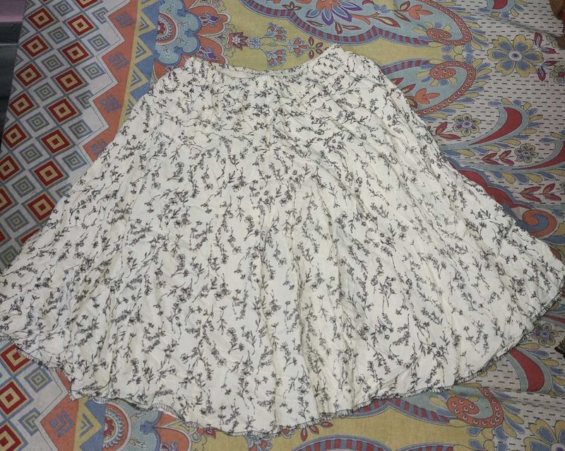 Beige Floral Detail Skirt