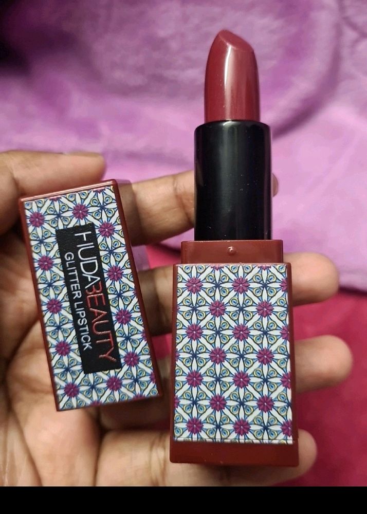 RED HUDABEAUTY LIPSTICK