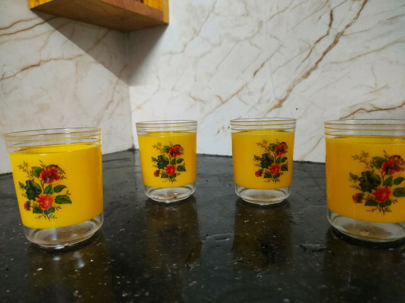 Set of 4 glasses