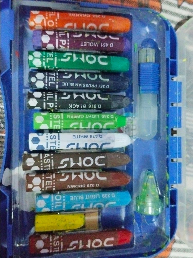 Doms Crayon Colour Set