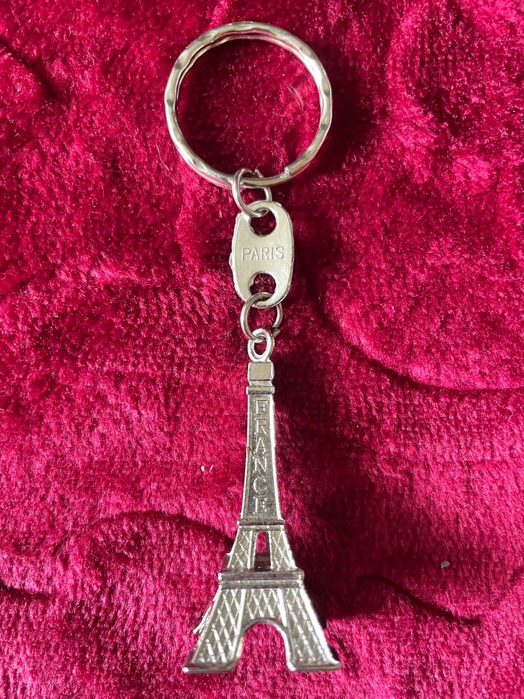 Metal Eiffel Tower Keychain