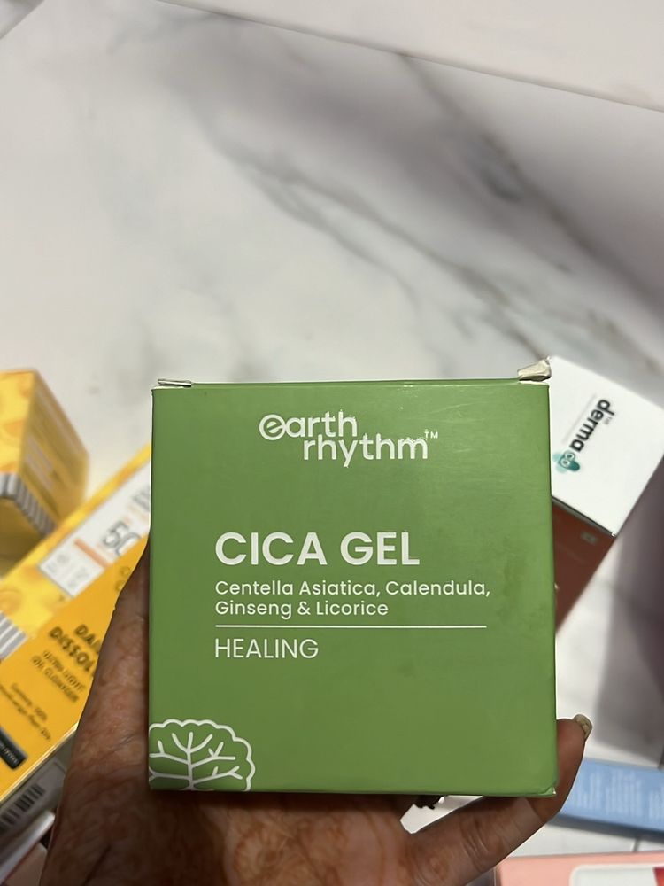 Earth Rhythm Cica Calming Gel For Pimple Free Glow