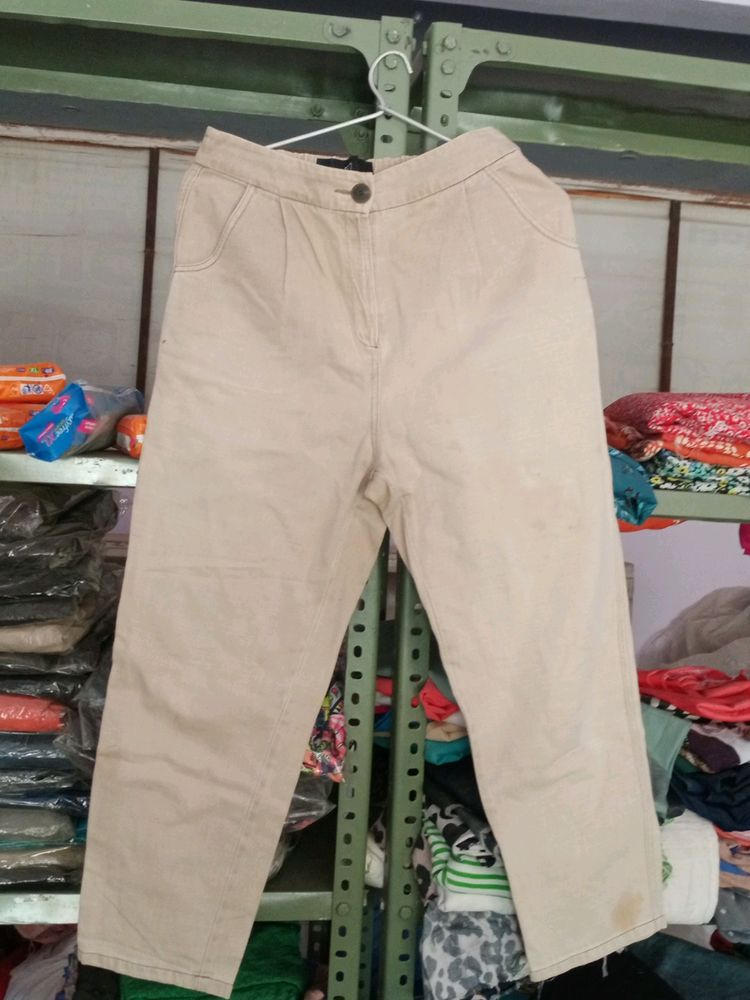 Camel Jeans With Complete Comfort