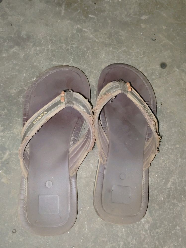 nice slippers brand with vinus