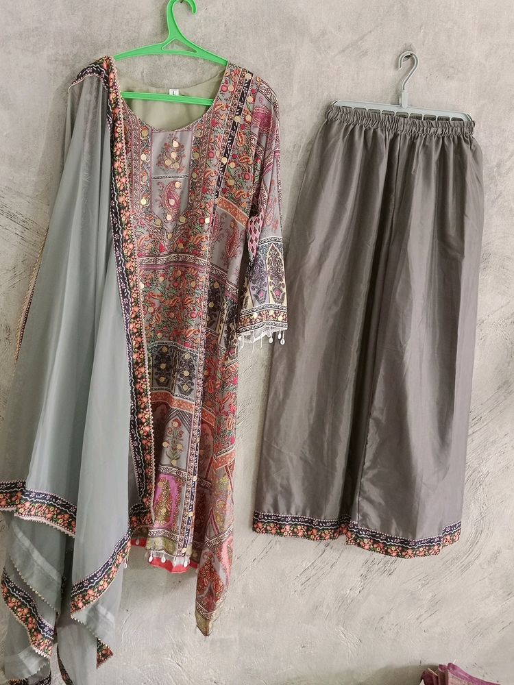 Pakistani Suit