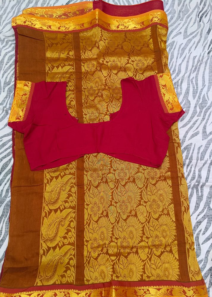 gold  shining pattu saree