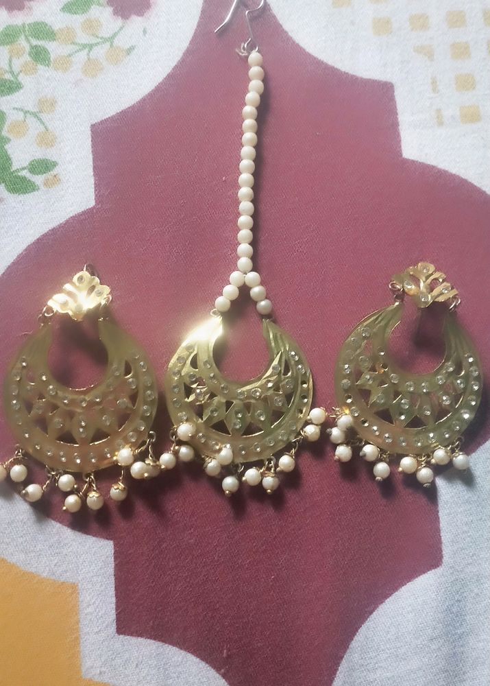 Golden Mangtika With Earrings