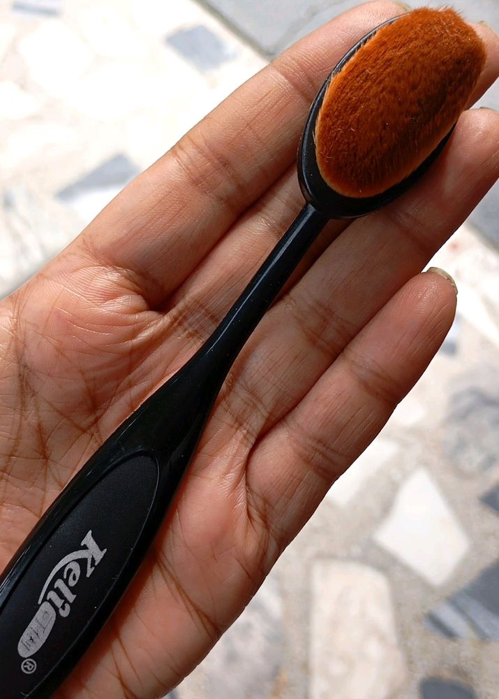 Foundation Brush