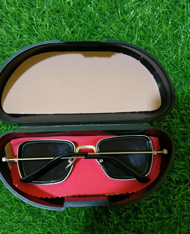 Glasses With Hard Case