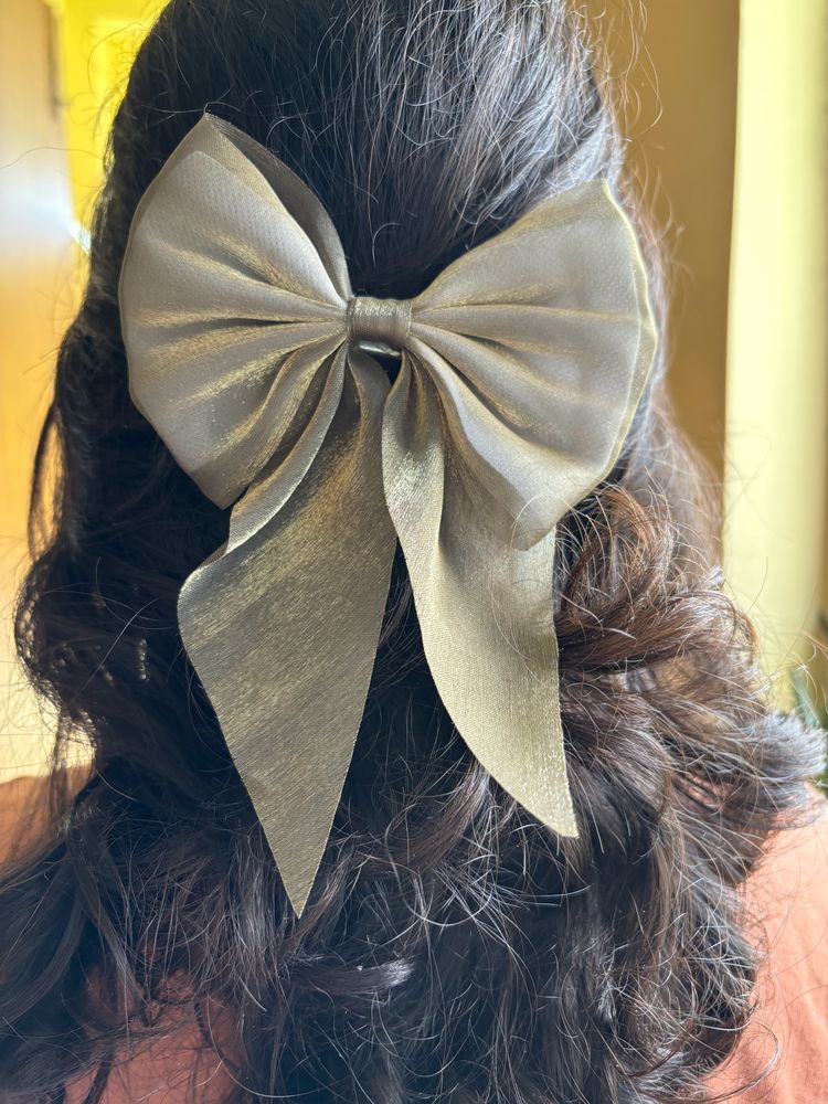 Cute Korean Shinny Green Colour Bow