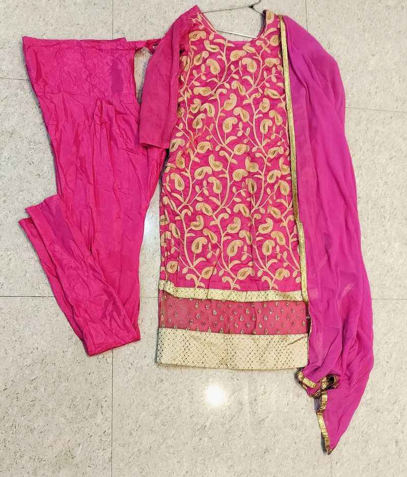 Kurta Set With Churidar Pajama